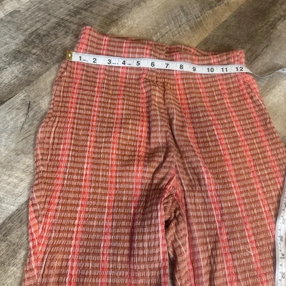 Free People, size XS sear sucker feel flare leg pants, tiny ruffle trim - Picture 7 of 8